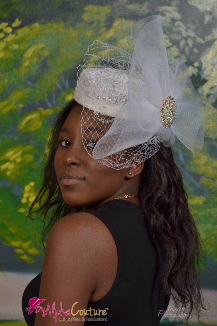 Cindy - Elegant Bridal Fascinator: Silk Appliqué Wedding Headpiece