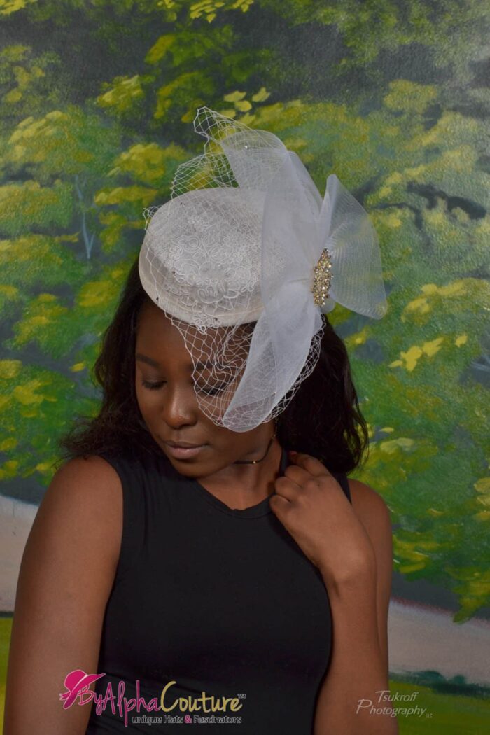 Cindy - Elegant Bridal Fascinator: Silk Appliqué Wedding Headpiece