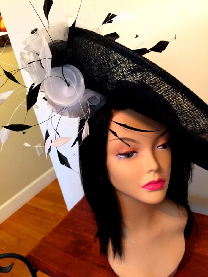 Akech - Cream Hatinator with Red Roses - Royal Ascot Horse Race Hat